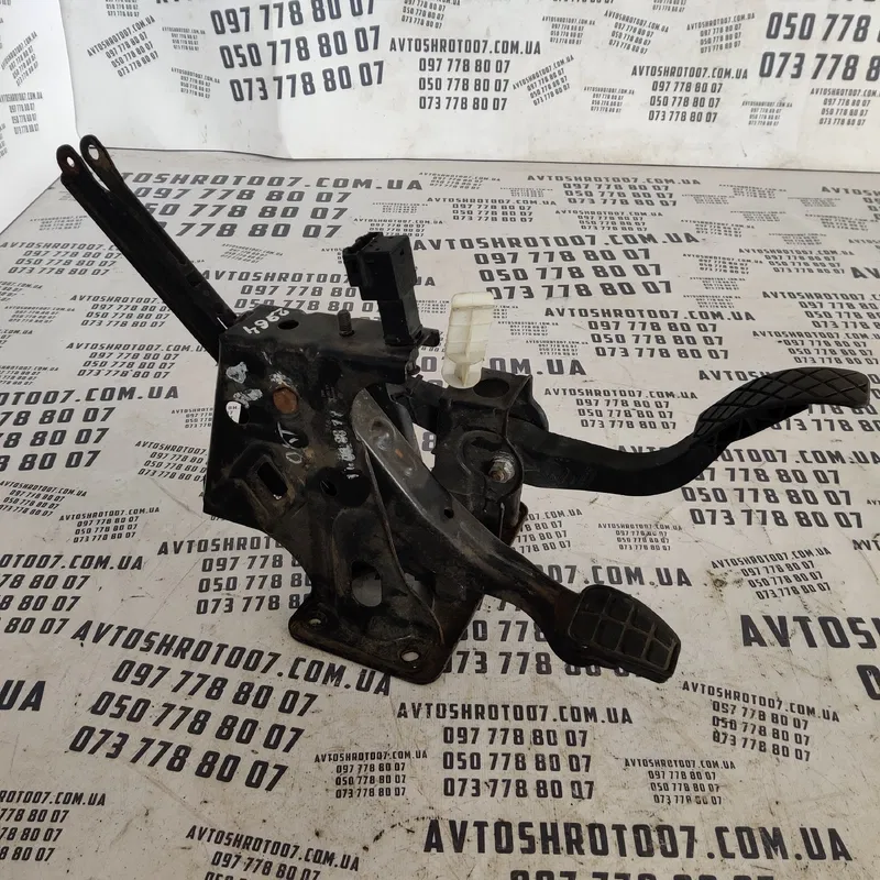 Педаль гальма Skoda Octavia Tour (96-10) OEM 1J1721130B