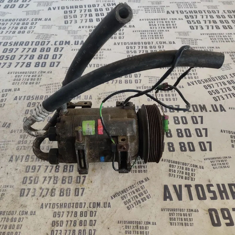 Компресор кондиціонера Audi A6 C4 (94-97) OEM 4a0260805ad