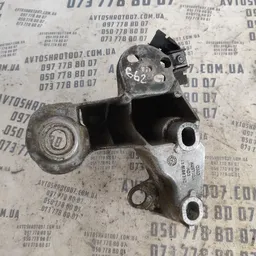 Кронштейн подушки двигуна Audi A6 C5 (97-05) 4B0199352