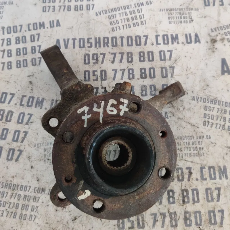 Цапфа передня права Renault Scenic 1 (96-03) OEM 7700832768