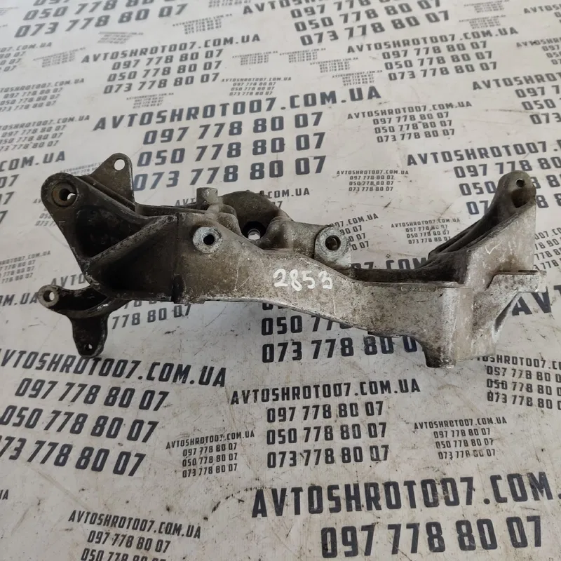 Кронштейн генератора VW Passat B5 (96-05) OEM 058145523d