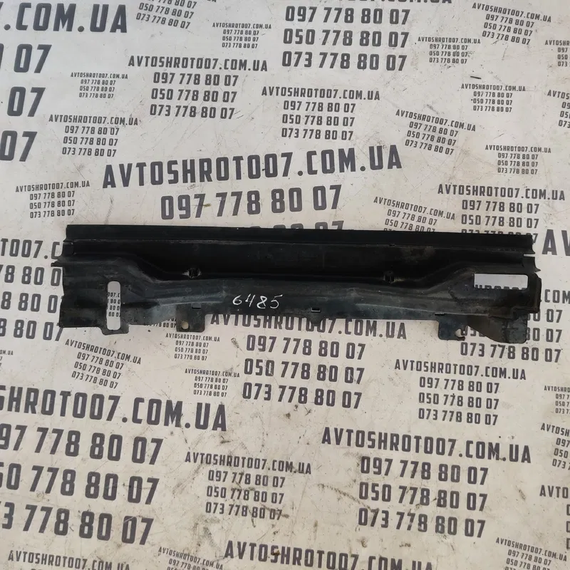 Накладка салону BMW 320 E46 (98-05) OEM 51718211467
