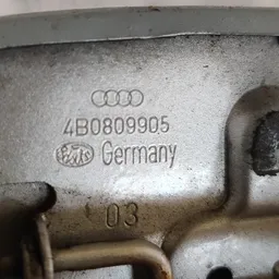 Лючок бака Audi A6 C5 (97-05) OEM 4b0809905 фото 3