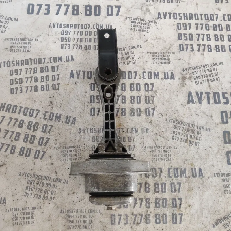 Подушка двигуна VW Golf 4 (97-06) передня OEM 1J0199851