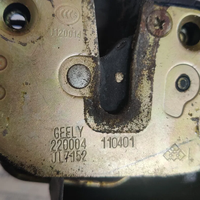 Замок дверей Geely MK 06-14 1.5 бенз перед. лівий OEM 220004