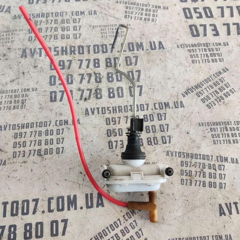 Клапан замка VW Passat B3 (88-93) зад прав OEM 357862153a