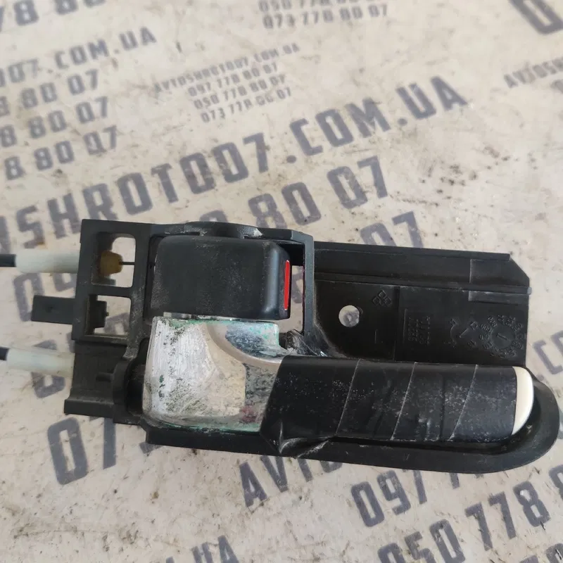 Замок дверей Geely MK 06-14 1.5 бенз перед. лівий OEM 220004