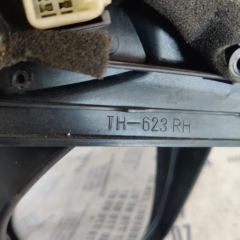 Дзеркало заднього виду Mazda 3 BK (03-09) праве OEM th623rh