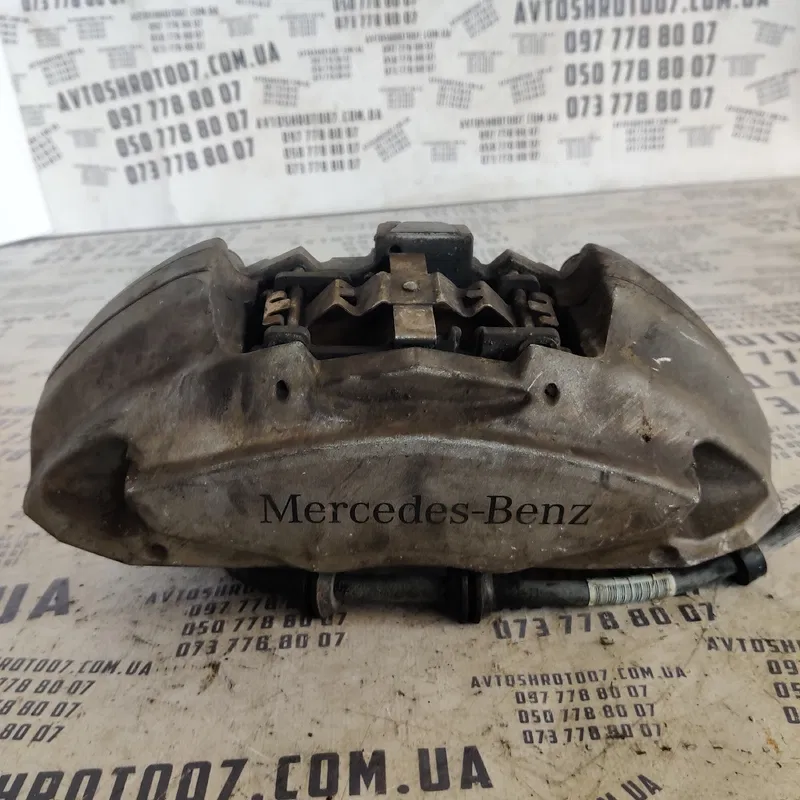 Супорт Mercedes W205 (14-21) бенз перед лів OEM A0114219798