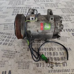 Компресор кондиціонера Audi A4 B5 (94-01) OEM 4A0260805AD