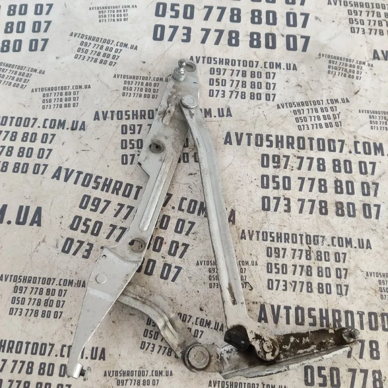 Петля капоту Audi A8 D2 (94-02) OEM 4a5827499a