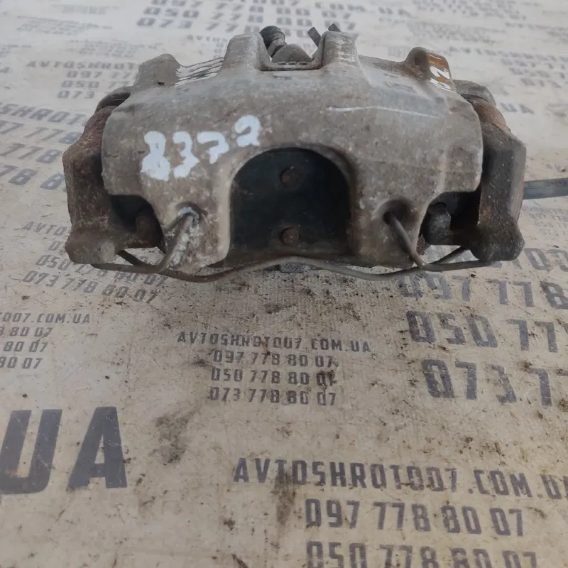 Тормозний супорт Mazda 3 BK передній правий OEM 619802H105S