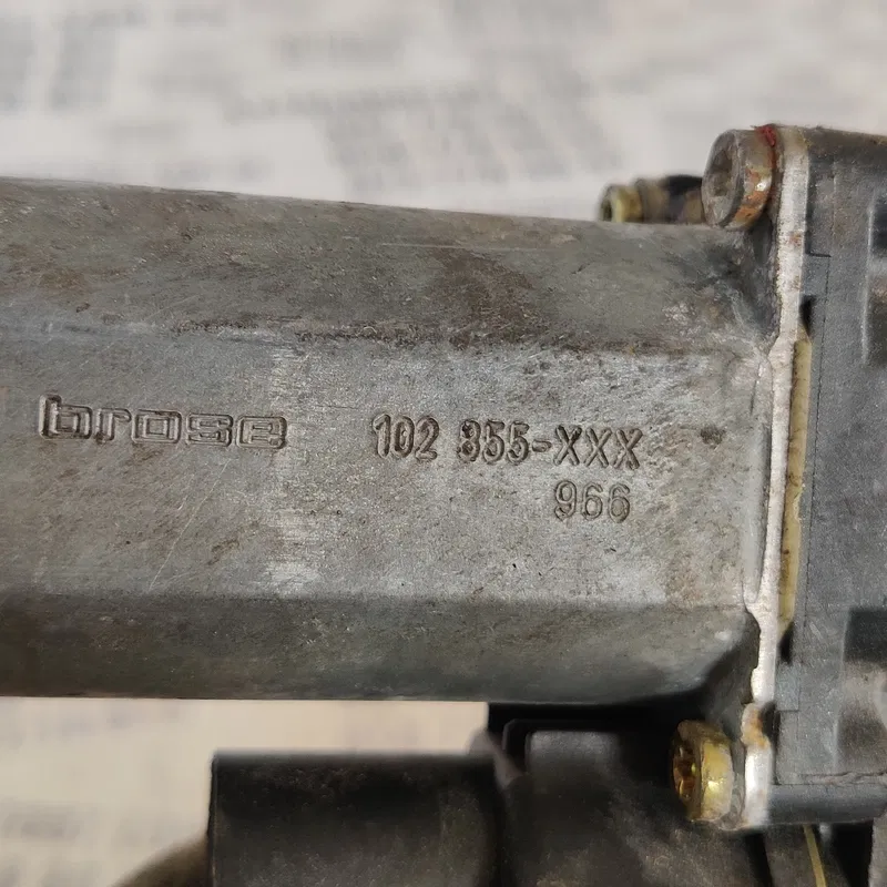 Мотор склопідіймача Audi A6 C5 передній лівий OEM 130821775