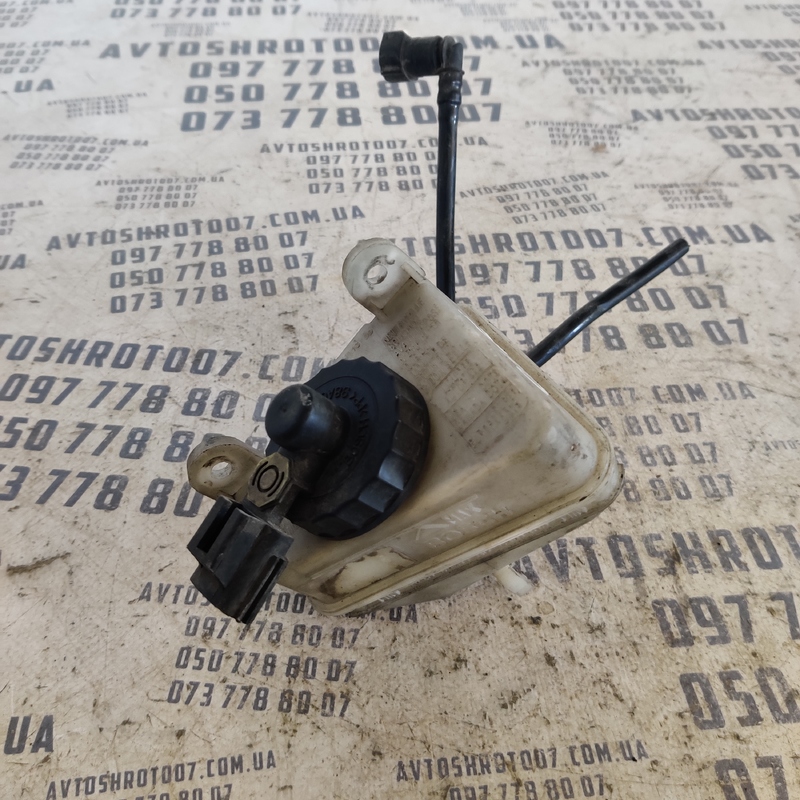 Бачок насосу ГУР Ford Focus MK1 (98-04) OEM 98ab2c217ac