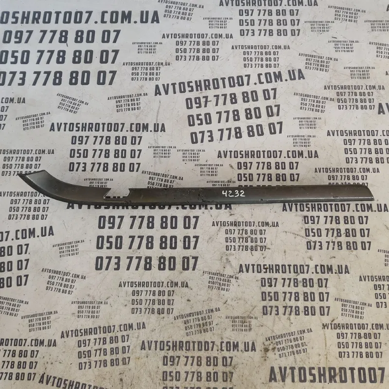 Дверна накладка Skoda Superb 1 01-08 зад. ліва OEM 3u5867459