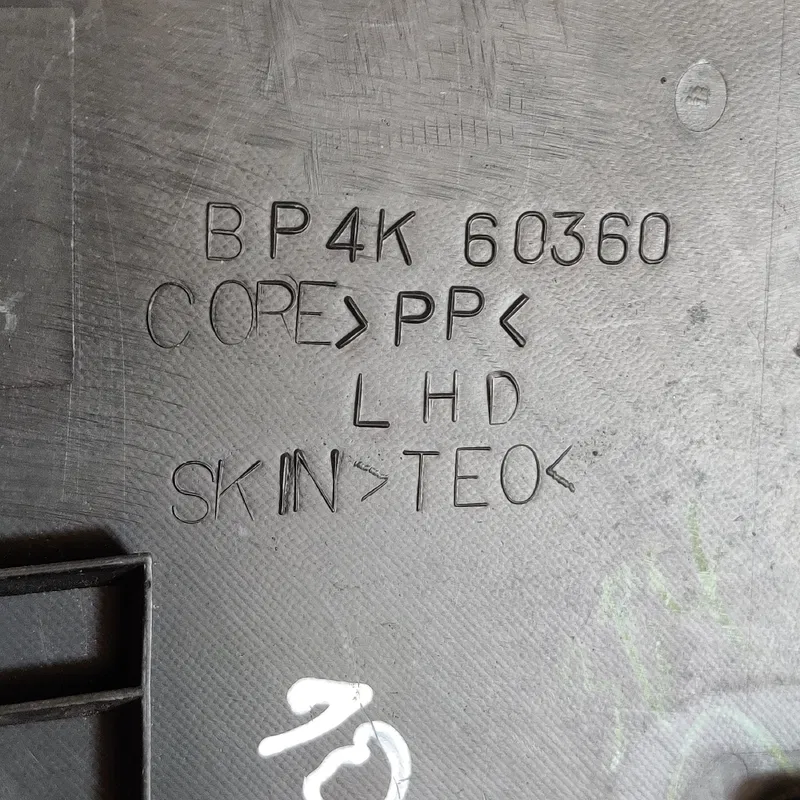 Накладка салону Mazda 3 BK (03-09) OEM bp4k60360