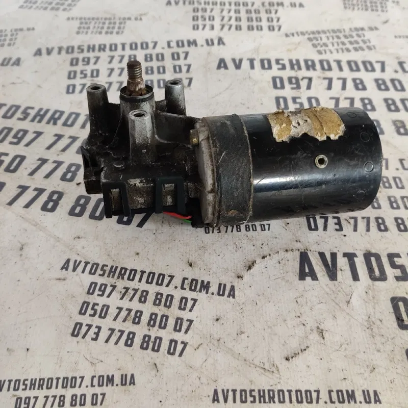Мотор склоочисників Volkswagen Golf 4 (97-06) OEM 390241137