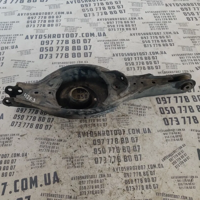 Ричаг підвіски Lexus RX 350 08-15 задній нижній OEM gh51301