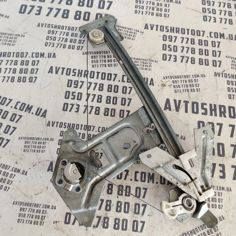 Склопідіймач Citroen Xsara задній лівий OEM 112951