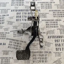 Педаль тормозу Volkswagen Passat B5 (96-05) OEM 8d1721117k