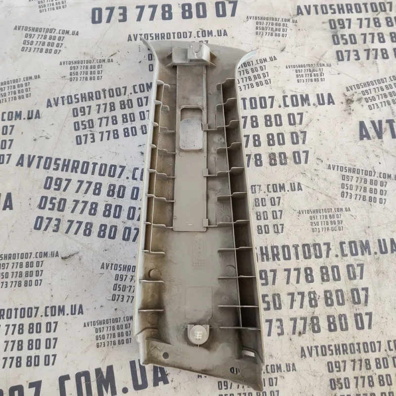Накладка салону Geely MK (06-14) 1.5 права верх OEM 01812667