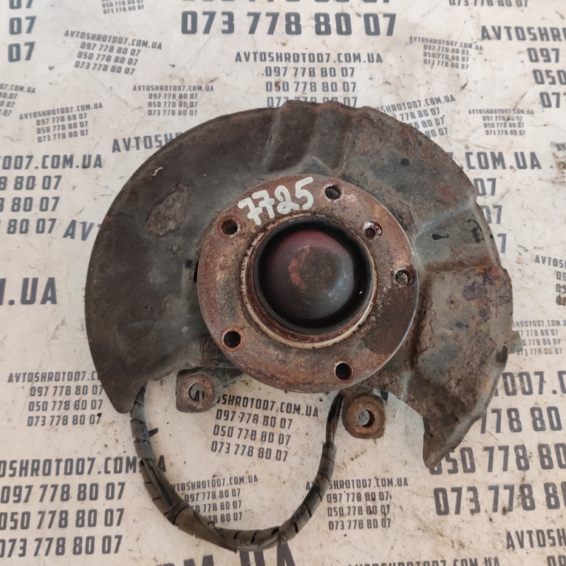 Поворотний кулак перед. правий BMW 320 E46 (98-05) OEM r07g