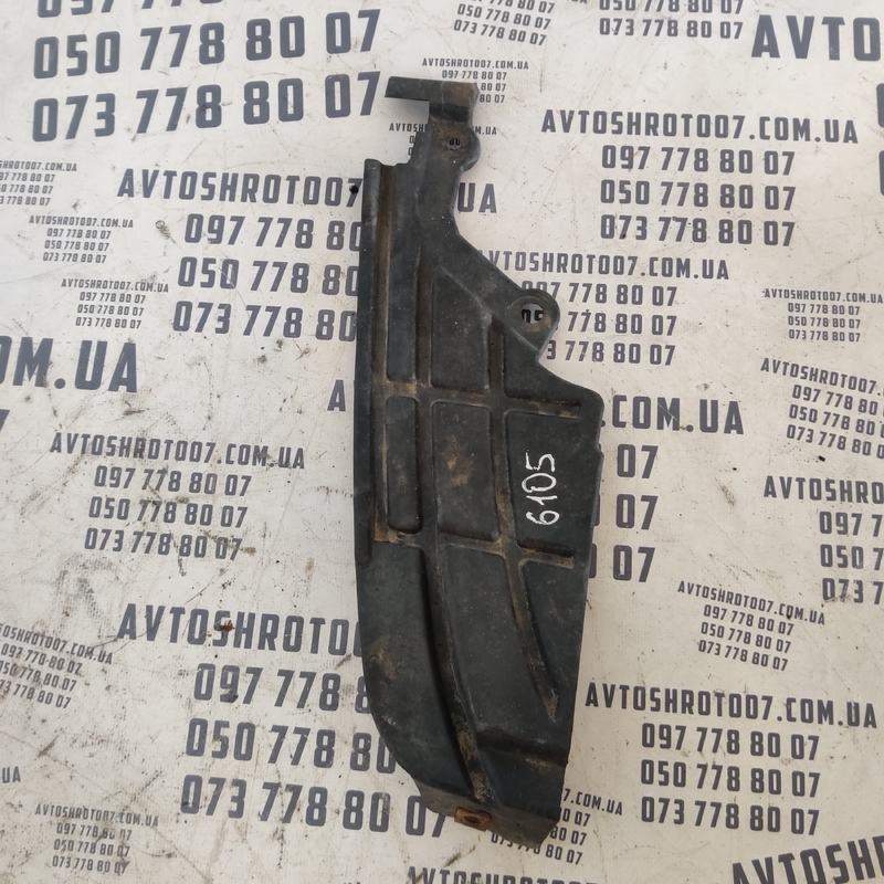 Накладка Infiniti FX35 (02-08) задня права OEM 78818cg010