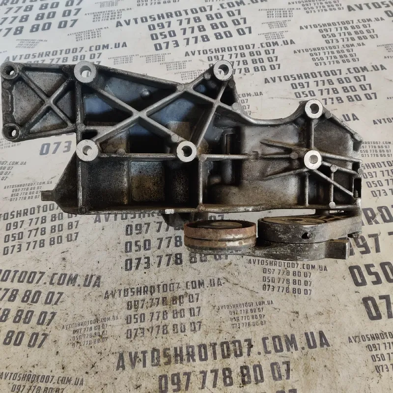 Кронштейн генератора Volkswagen Passat B5 OEM 06B903143N