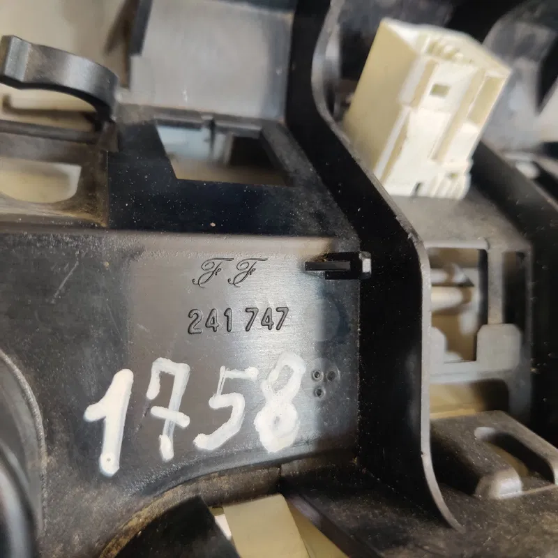 Ліхтар салону Citroen C8 (02-14) OEM 241747