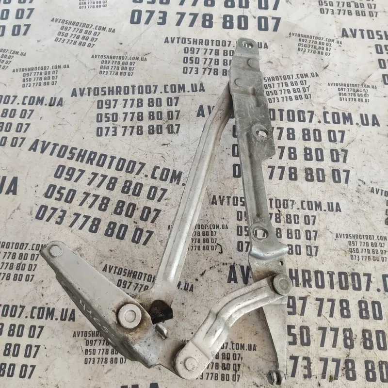 Петля капоту Audi A8 D2 (94-02) OEM 4a5827499a