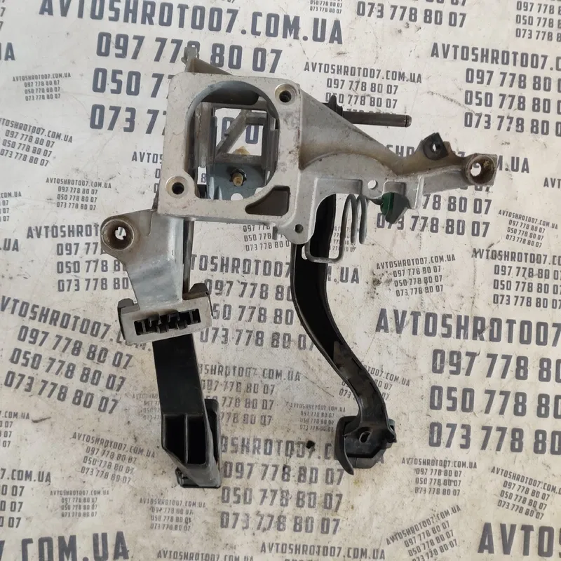 Блок педалей Audi A6 C5 (97-05) 8D1721117D