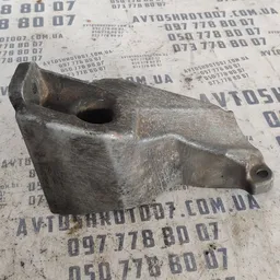 Кронштейн двигуна VW Passat B5 (96-05) лівий OEM 8D0199307J фото 2