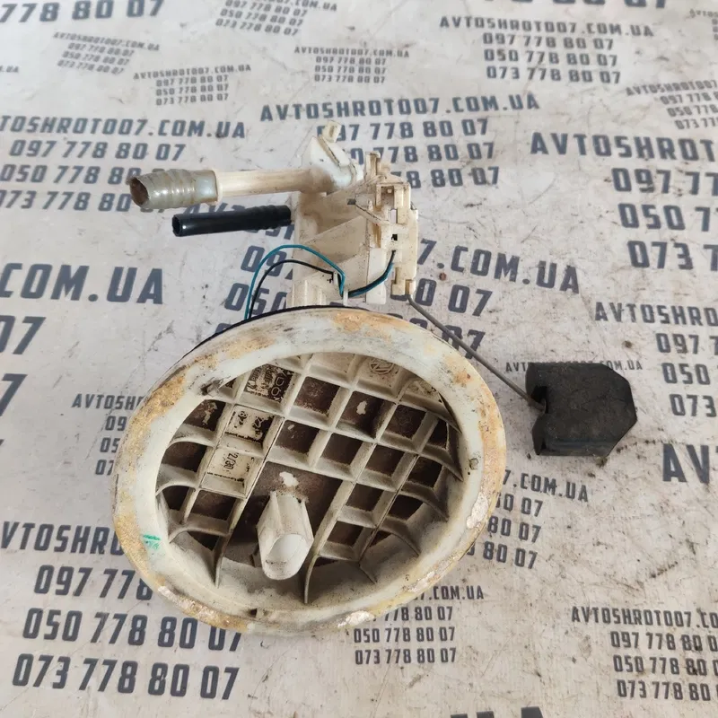 Датчик рівня палива Audi A6 C5 (97-05) OEM 81358054