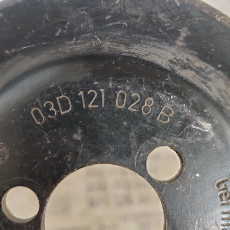 Шків помпи Volkswagen Polo 03D121028B