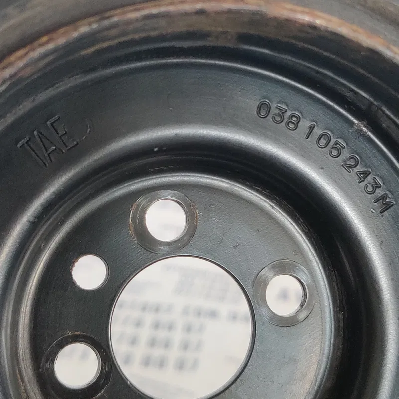 Шків коленвалу Volkswagen Jetta (10-18) OEM 038105243m