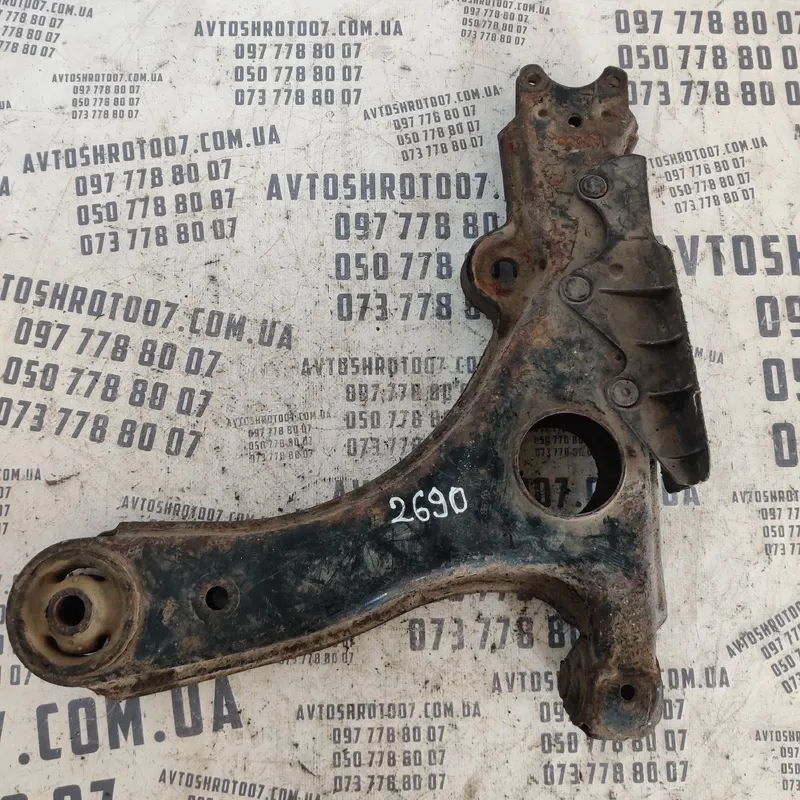 Ричаг підвіски VW Passat B3 88-93 перед. лівий OEM 357407157