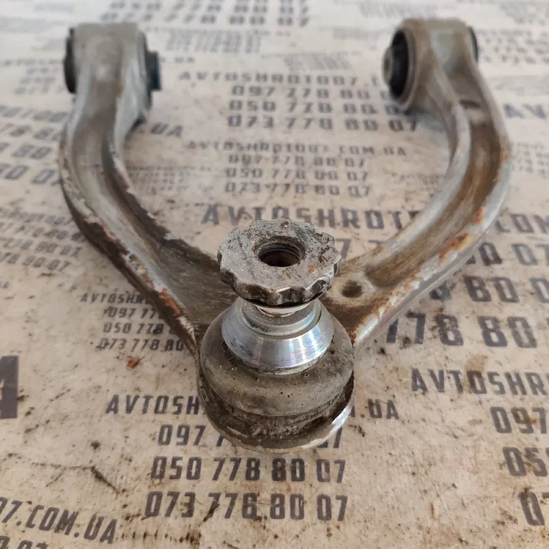 Ричаг Mercedes W205 14-21 перед. верх. лів. OEM A2053305501