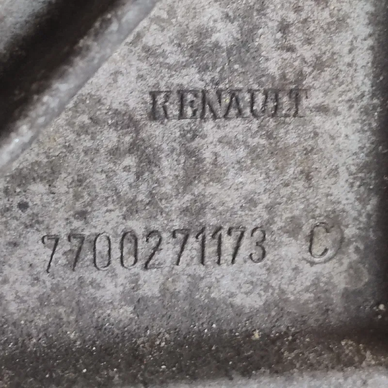 Кронштейн двигуна Renault Scenic 1 (96-03) OEM 7700271173