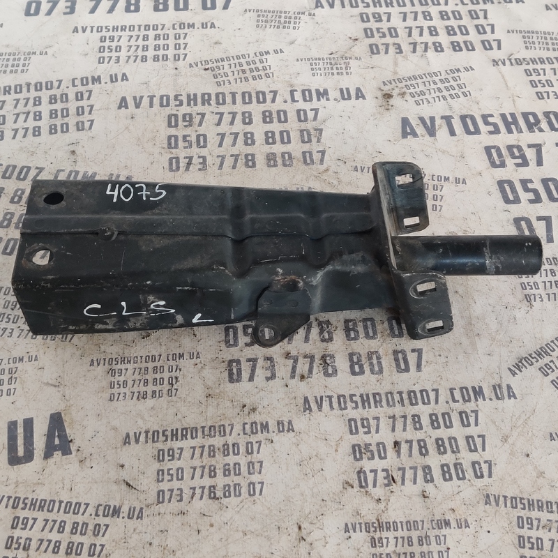 Кронштейн бампера Mercedes CLS W219 04-10 пер. лів. OEM 90c4