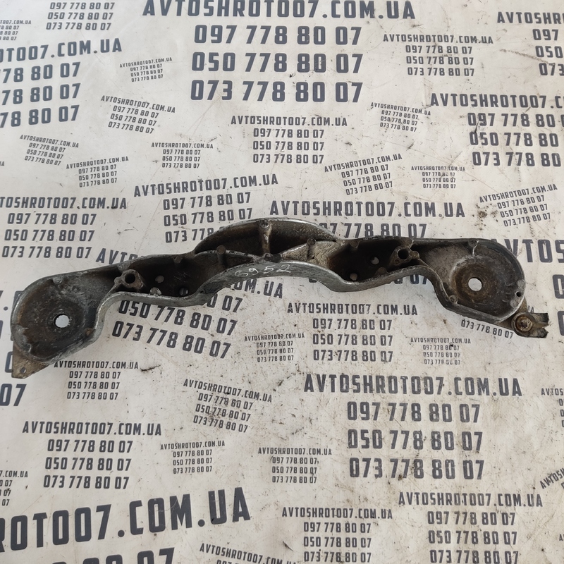 Кронштейн підрамника BMW 320 E46 задній OEM 1094421