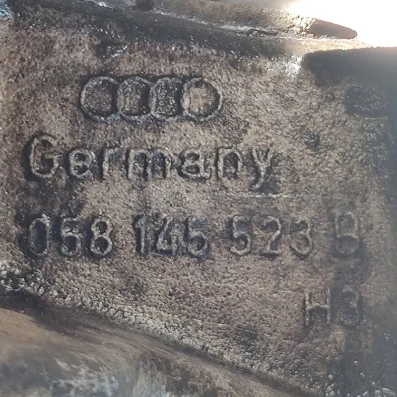 Кронштейн генератора Audi A4 B5 (94-01) OEM 058145523b