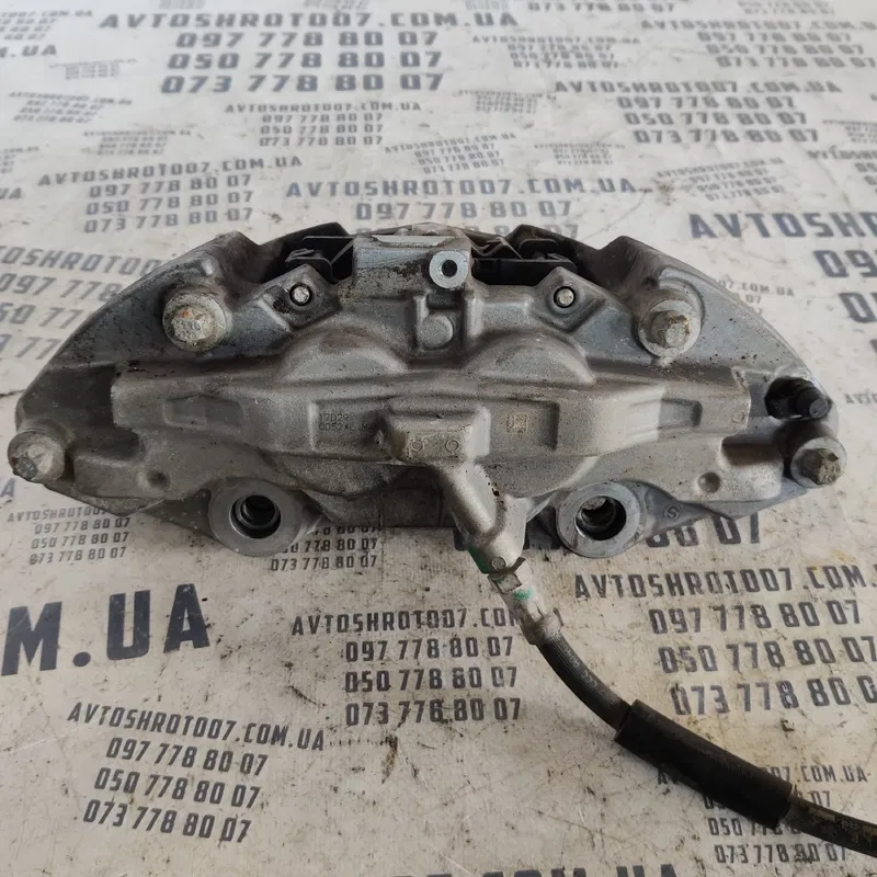 Супорт Mercedes W205 (14-21) бенз перед лів OEM A0114219798