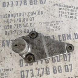Кронштейн подушки двигуна VW Passat B5 (96-05) OEM 8d0199343 фото 1
