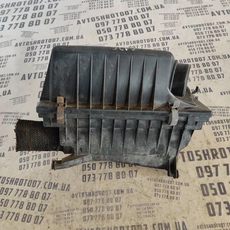 Корпус повітряного фільтра Opel Vectra B 95-02 OEM 90499599