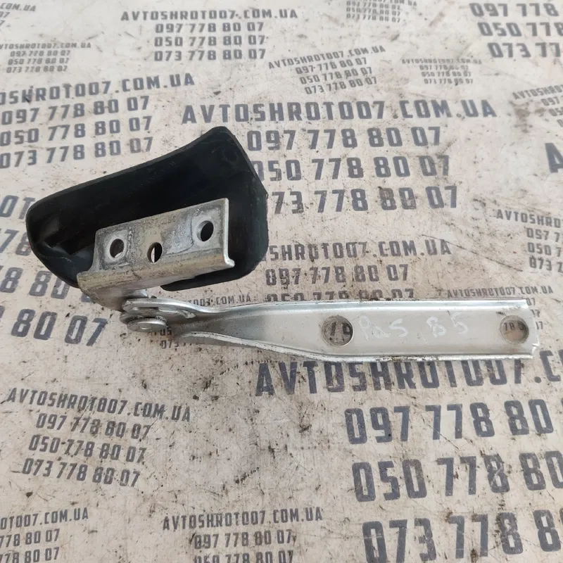 Петля капоту Skoda Superb 1 (01-08) права OEM 3b0823302a