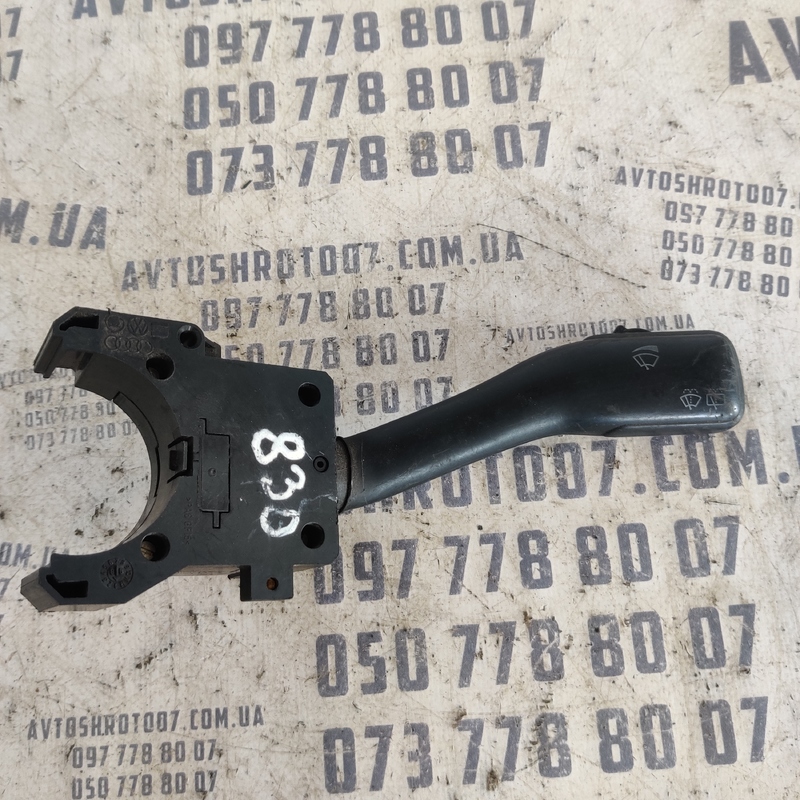 Перемикач підрульовий VW Golf 4 (97-06) правий OEM 494551