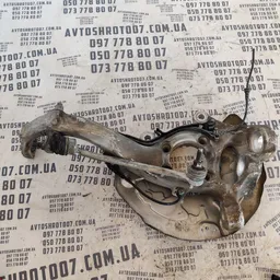 Кулак поворотний лівий Mercedes W205 (14-21) OEM A000421352C
