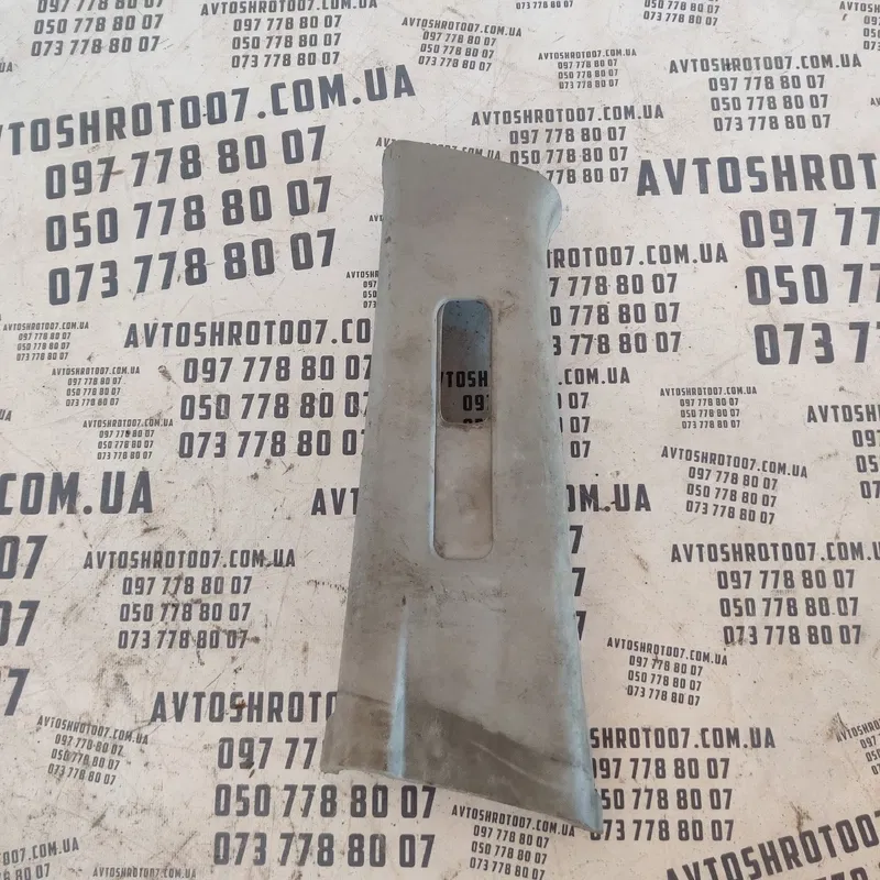 Накладка салону Mazda 3 BK (03-09) ліва bp4k68211