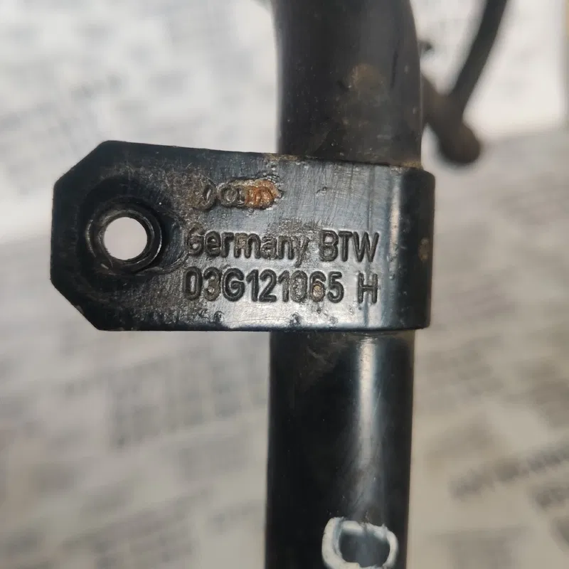 Трубка охолодження Volkswagen Jetta (10-18) 03G121065H