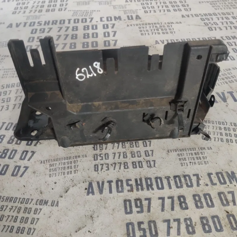 Крепіж аккумулятора Opel Vectra B (95-02) OEM 90569751